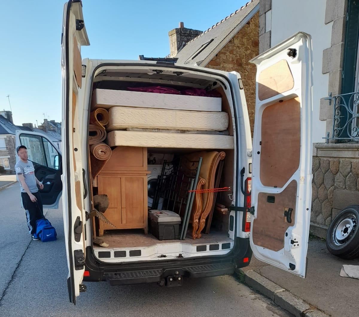 van rear image